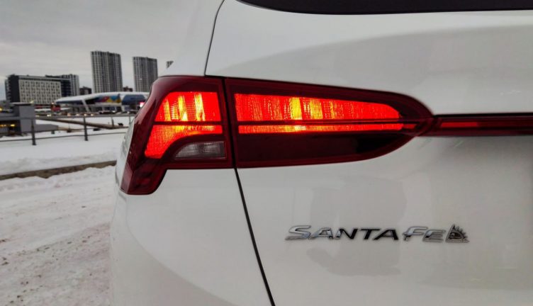 Hyundai Santa-Fe 4WD