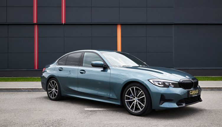 BMW 320i