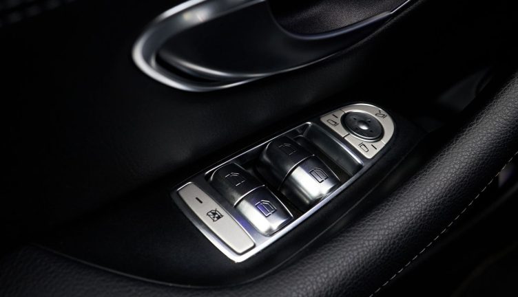 Mercedes-Benz E220 D 4MATIC