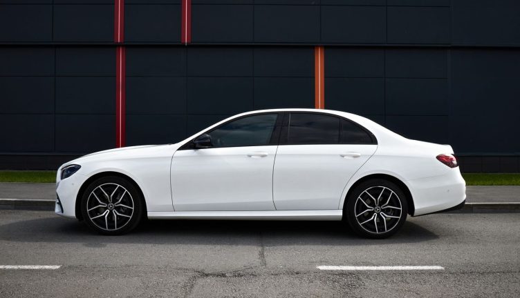 Mercedes-Benz E220 D 4MATIC