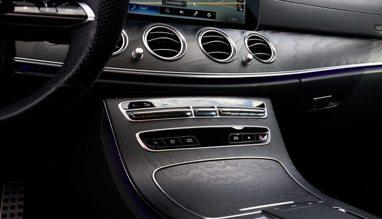 Mercedes-Benz E220 D 4MATIC