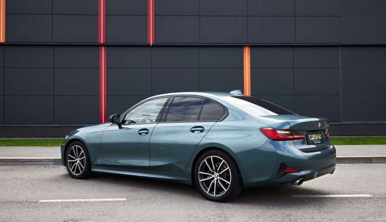 BMW 320i
