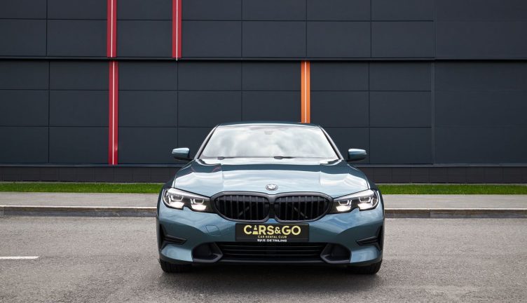 BMW 320i