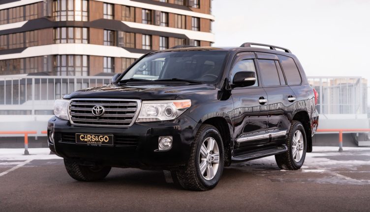 Toyota Land Cruiser 200 4WD