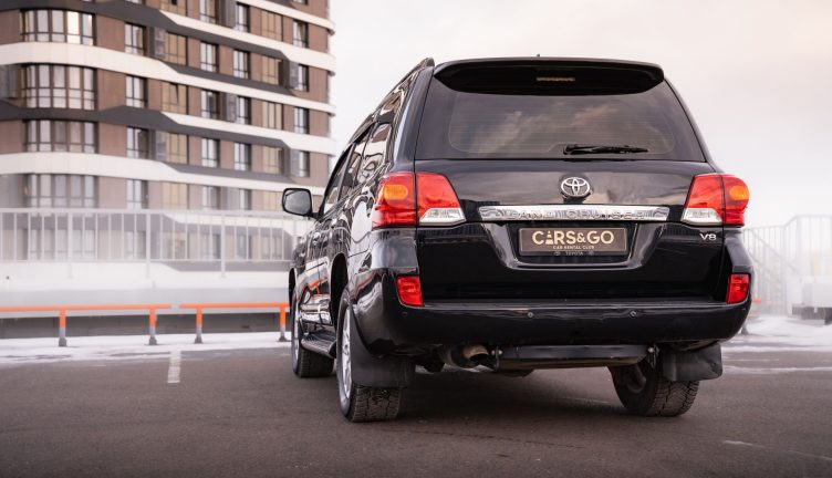 Toyota Land Cruiser 200 4WD