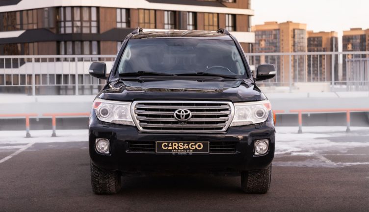 Toyota Land Cruiser 200 4WD