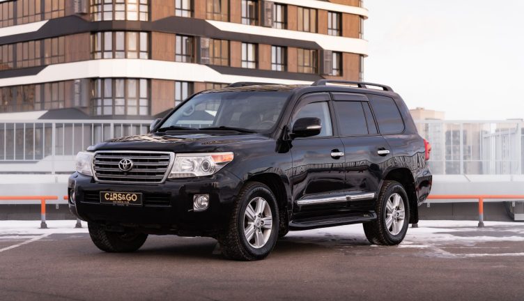 Toyota Land Cruiser 200 4WD