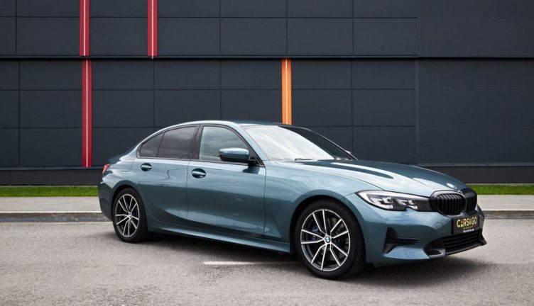 BMW 320i