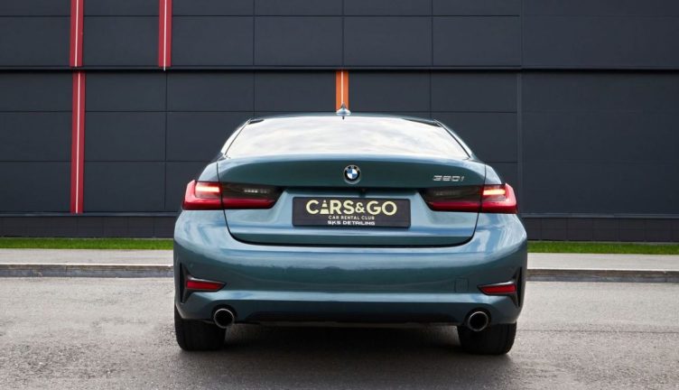 BMW 320i