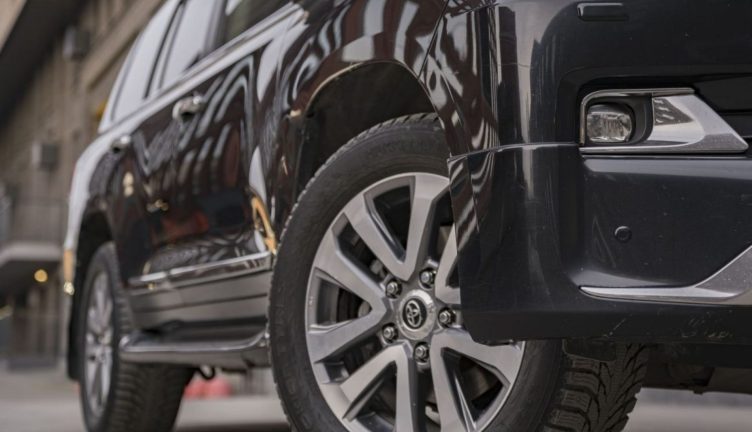 Toyota Land Cruiser 200